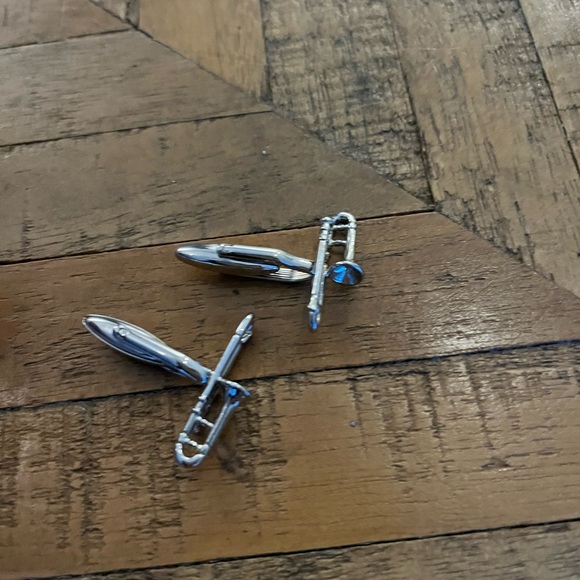 Silver trombone cufflinks - Picture 1 of 2